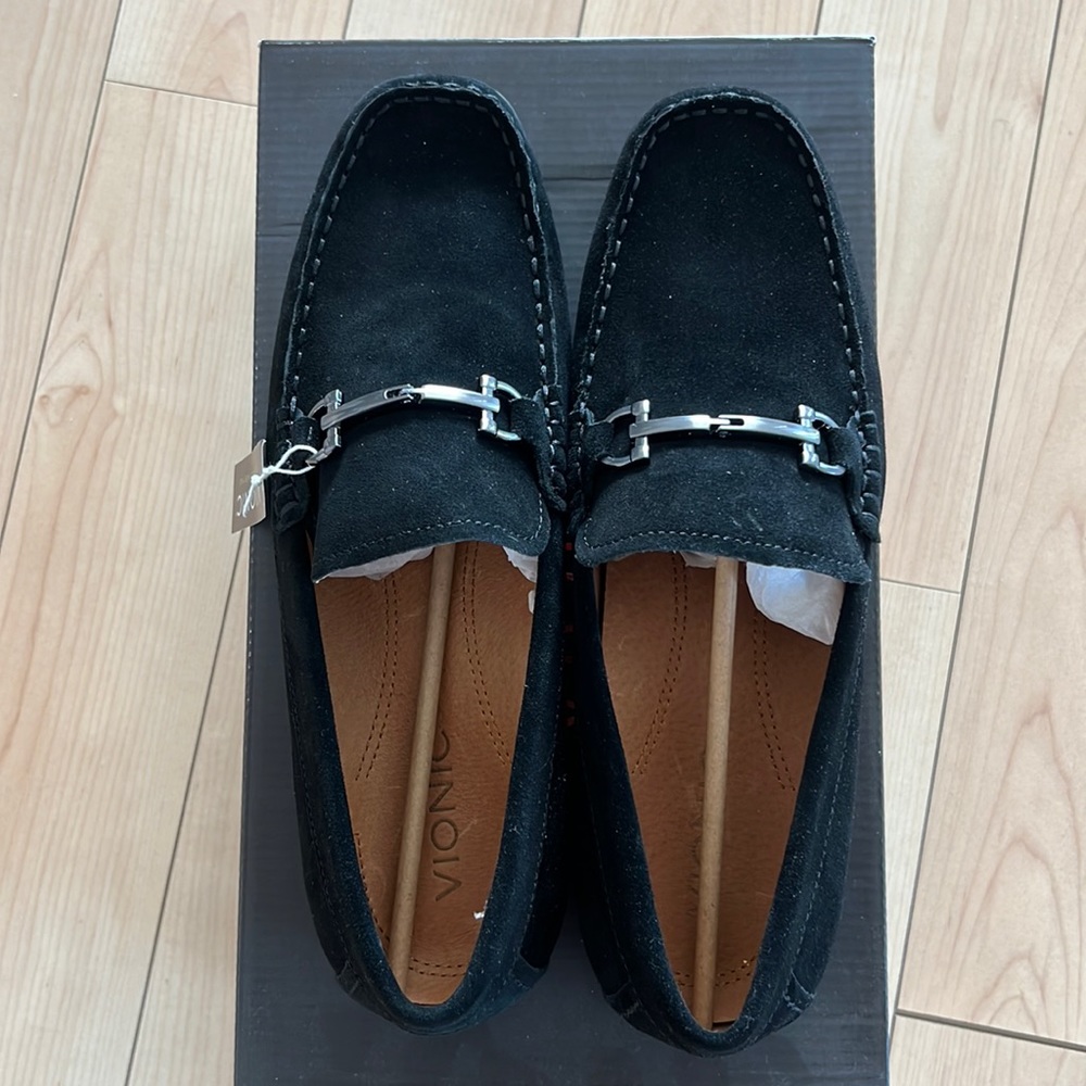 Vionic Black Suede loafers size 10 men’s brand new